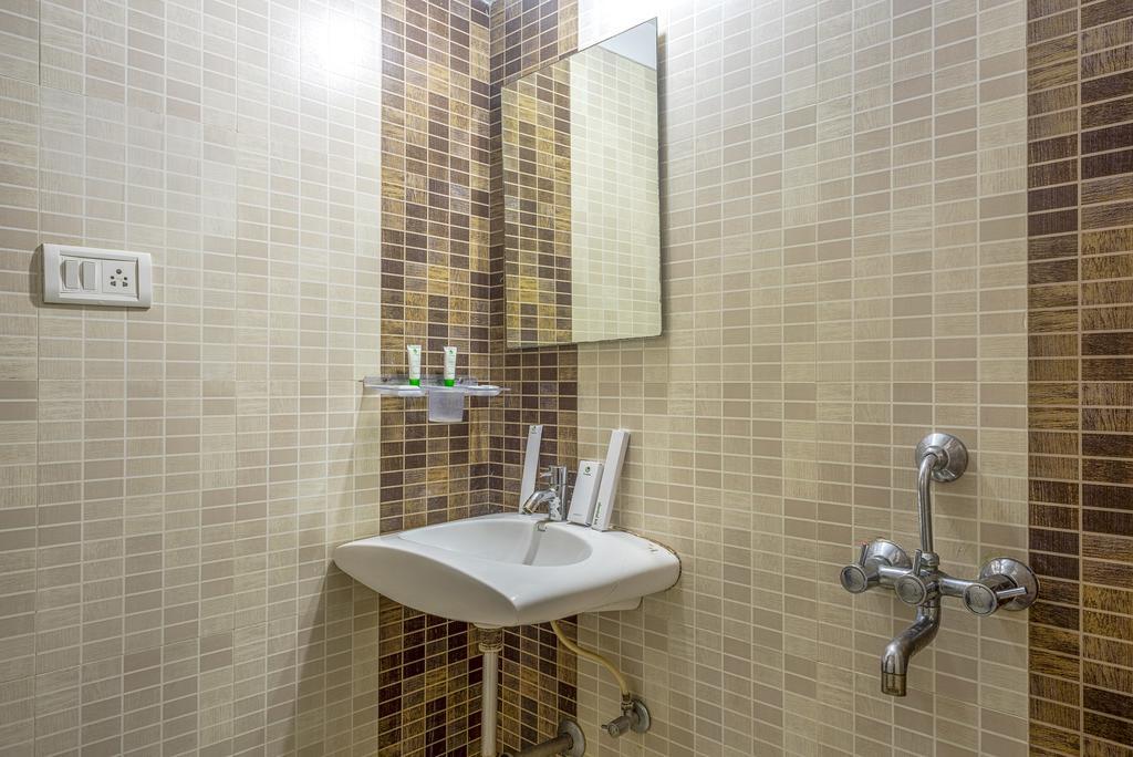 Arihant Hotel Hyderabad Ngoại thất bức ảnh
