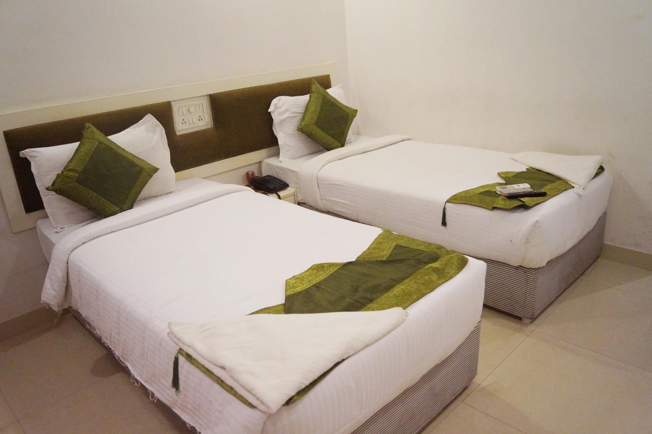 Arihant Hotel Hyderabad Ngoại thất bức ảnh